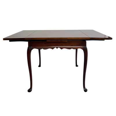 Queen Anne Style Expanding Game Table